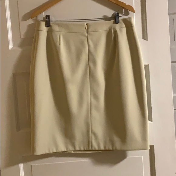 Classic Alfred sung skirt - Picture 2 of 3